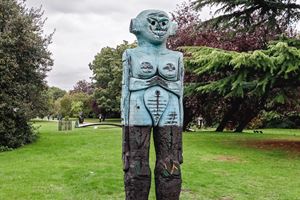 Huma Bhabha, Salon 94, Frieze Sculpture, Regent's Park, London (3 July–6 October 2019). Courtesy Ocula. Photo: Charles Roussel.